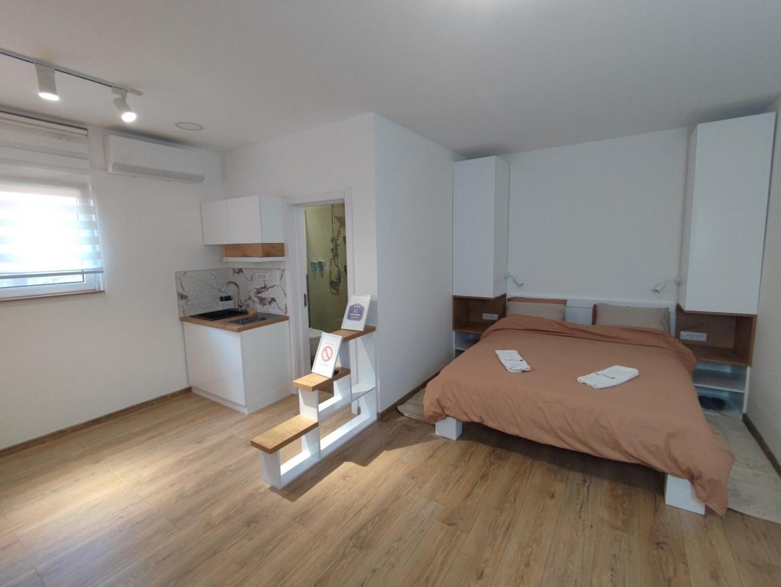Apartmani Happy House Surčin Exterior foto